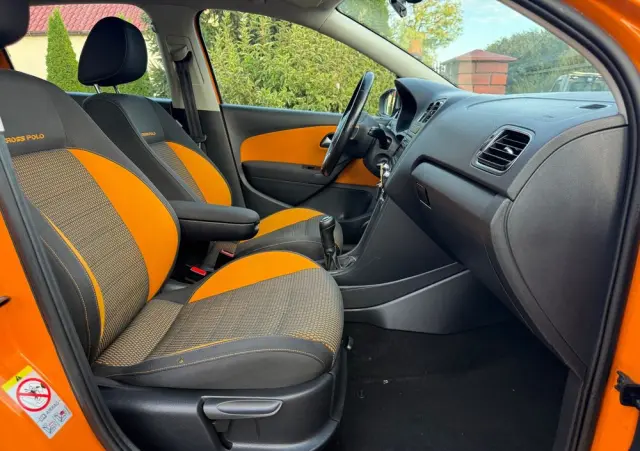 VOLKSWAGEN Polo Cross 