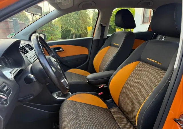 VOLKSWAGEN Polo Cross 