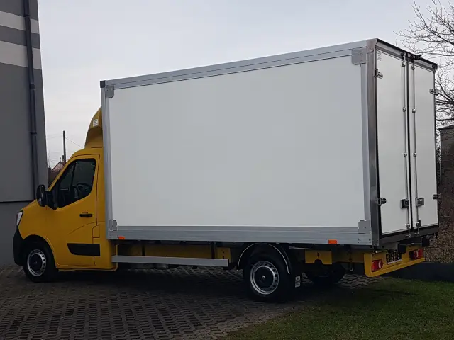RENAULT Master FWD 8EP KONTENER 4,22x2,23x2,24 KLIMA MANUAL 6-BIEGÓ