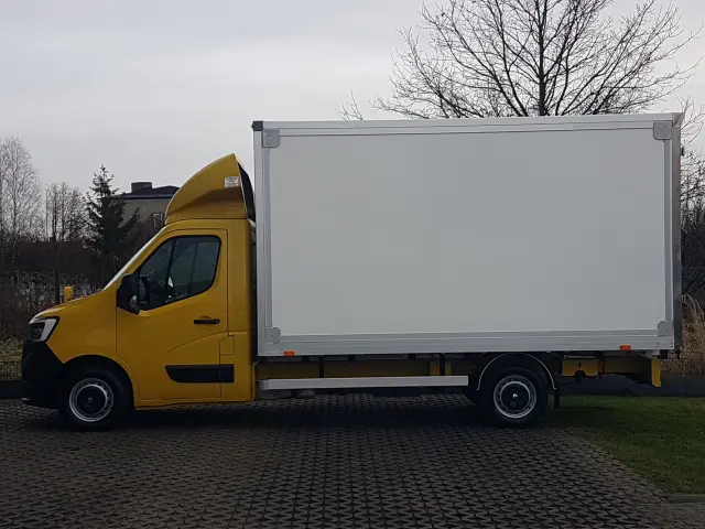 RENAULT Master FWD 8EP KONTENER 4,22x2,23x2,24 KLIMA MANUAL 6-BIEGÓ