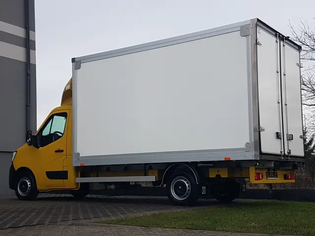 RENAULT Master FWD 8EP KONTENER 4,22x2,23x2,24 KLIMA MANUAL 6-BIEGÓ