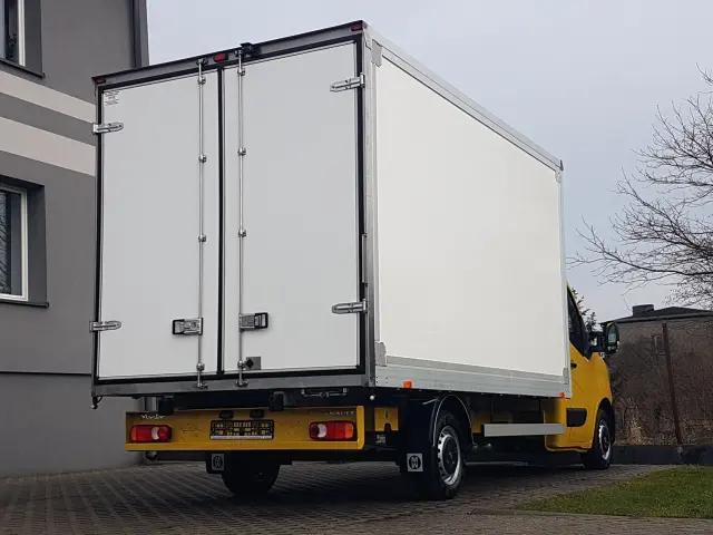 RENAULT Master FWD 8EP KONTENER 4,22x2,23x2,24 KLIMA MANUAL 6-BIEGÓ