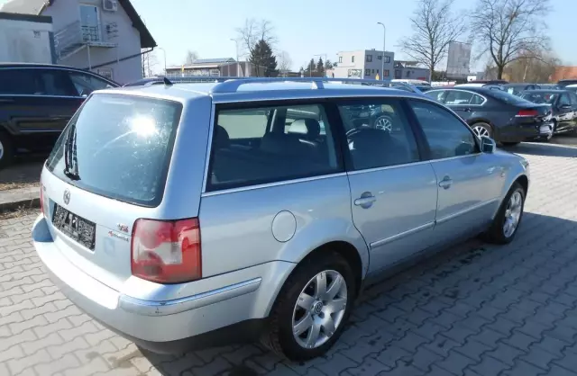 VOLKSWAGEN Passat 