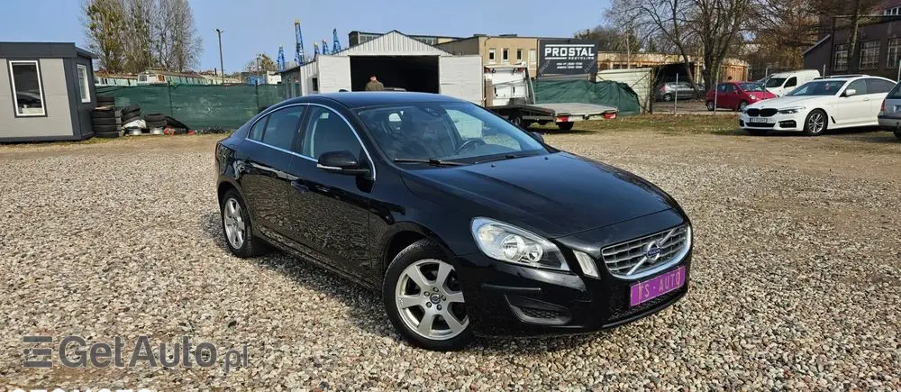 VOLVO S60 D3 Geartronic Momentum