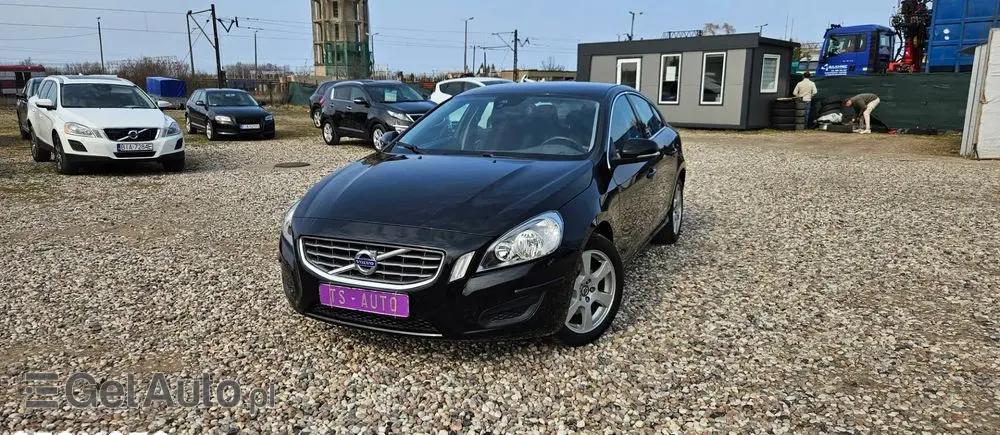 VOLVO S60 D3 Geartronic Momentum