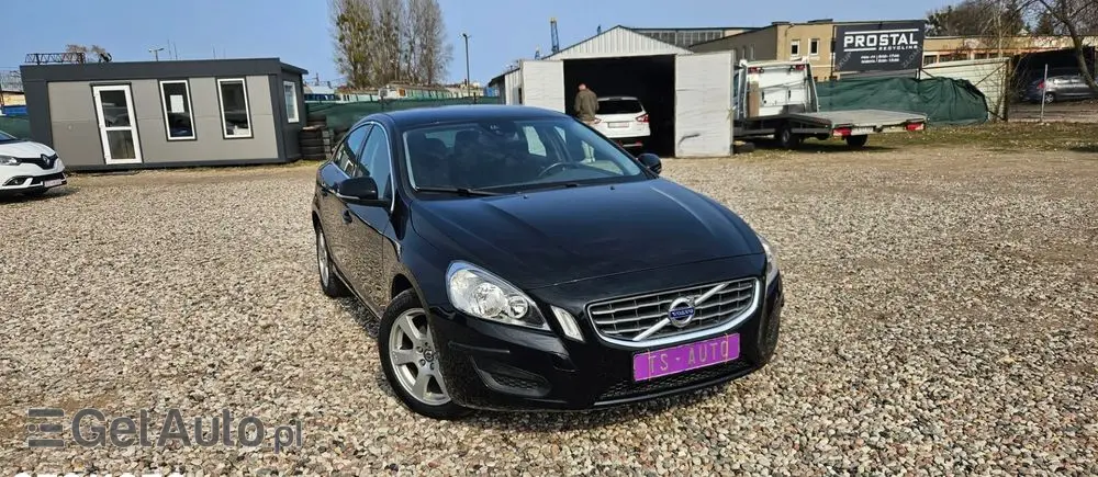 VOLVO S60 D3 Geartronic Momentum