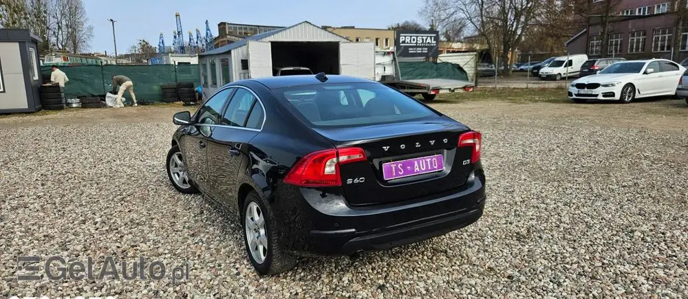 VOLVO S60 D3 Geartronic Momentum