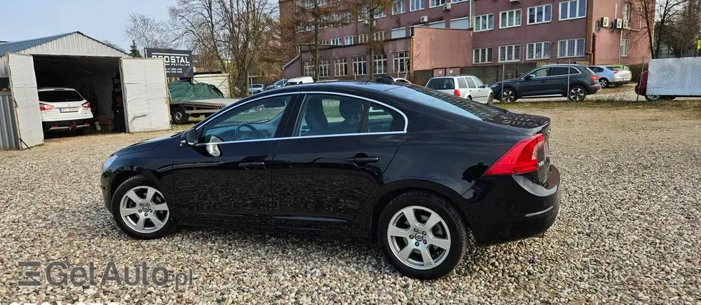 VOLVO S60 D3 Geartronic Momentum