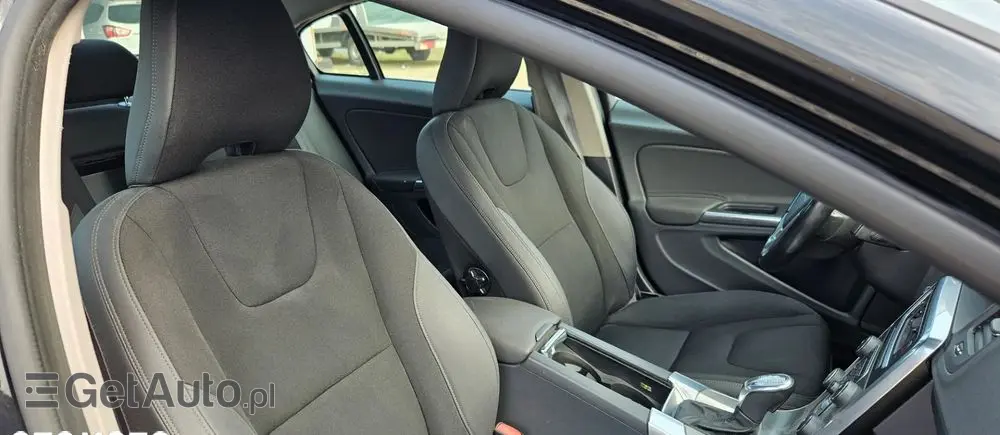 VOLVO S60 D3 Geartronic Momentum