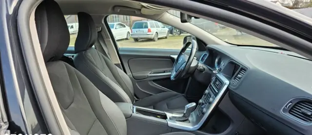 VOLVO S60 D3 Geartronic Momentum