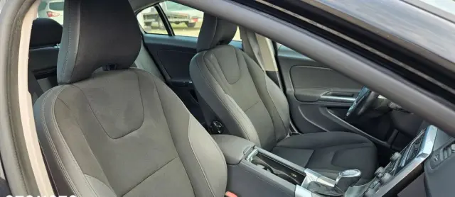 VOLVO S60 D3 Geartronic Momentum