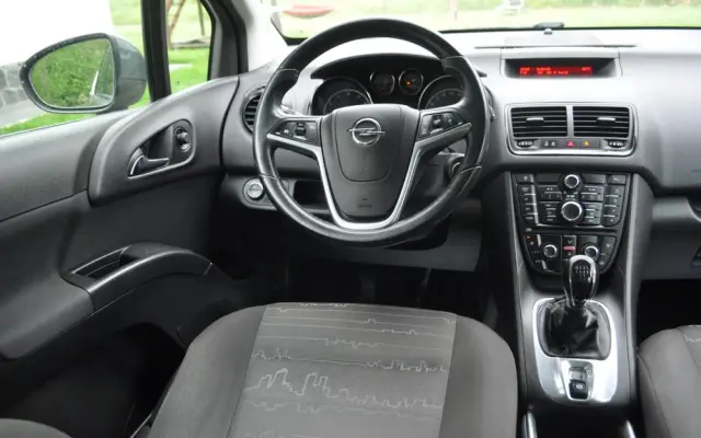 OPEL Meriva 1.4 Design Edition