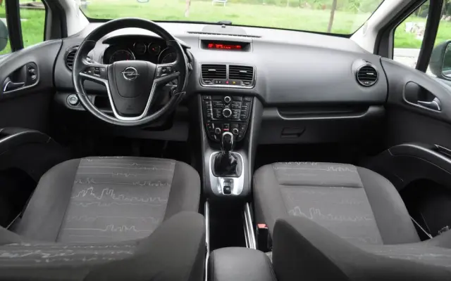 OPEL Meriva 1.4 Design Edition