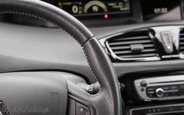 RENAULT Grand Scenic ENERGY TCe 115 Bose Edition