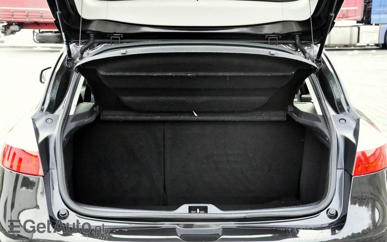 RENAULT Megane 1.6 16V 110 Paris Business