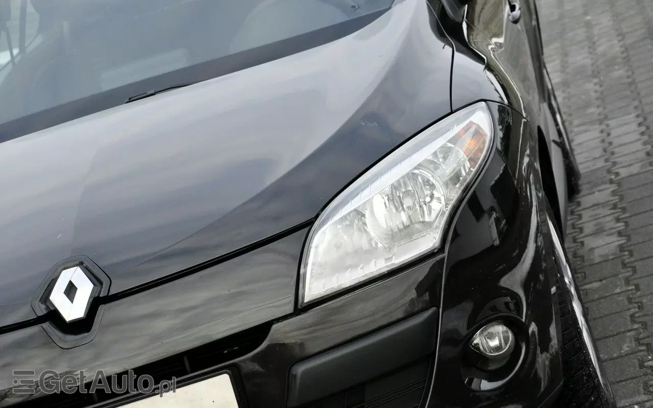 RENAULT Megane 1.6 16V 110 Paris Business