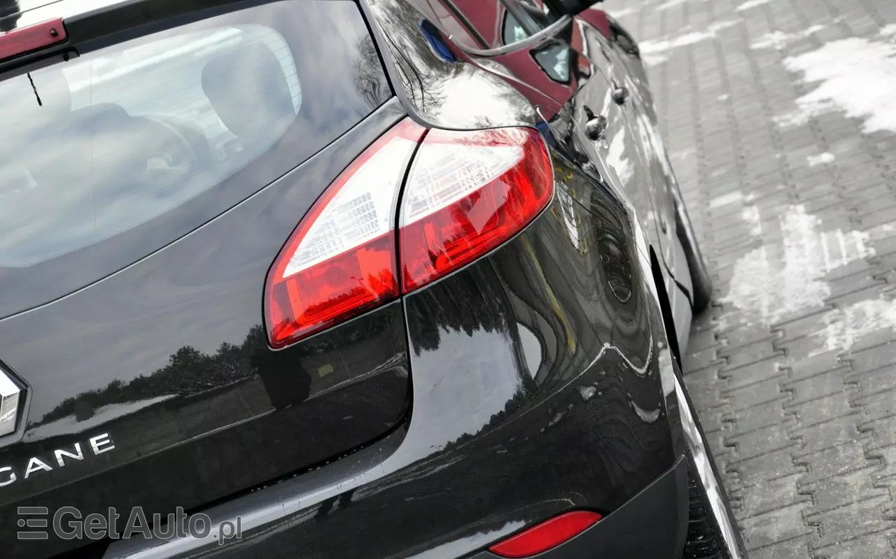 RENAULT Megane 1.6 16V 110 Paris Business