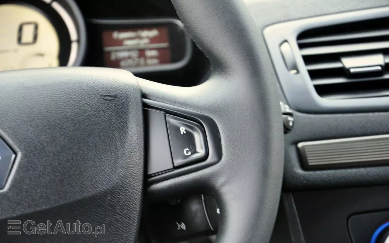 RENAULT Megane 1.6 16V 110 Paris Business