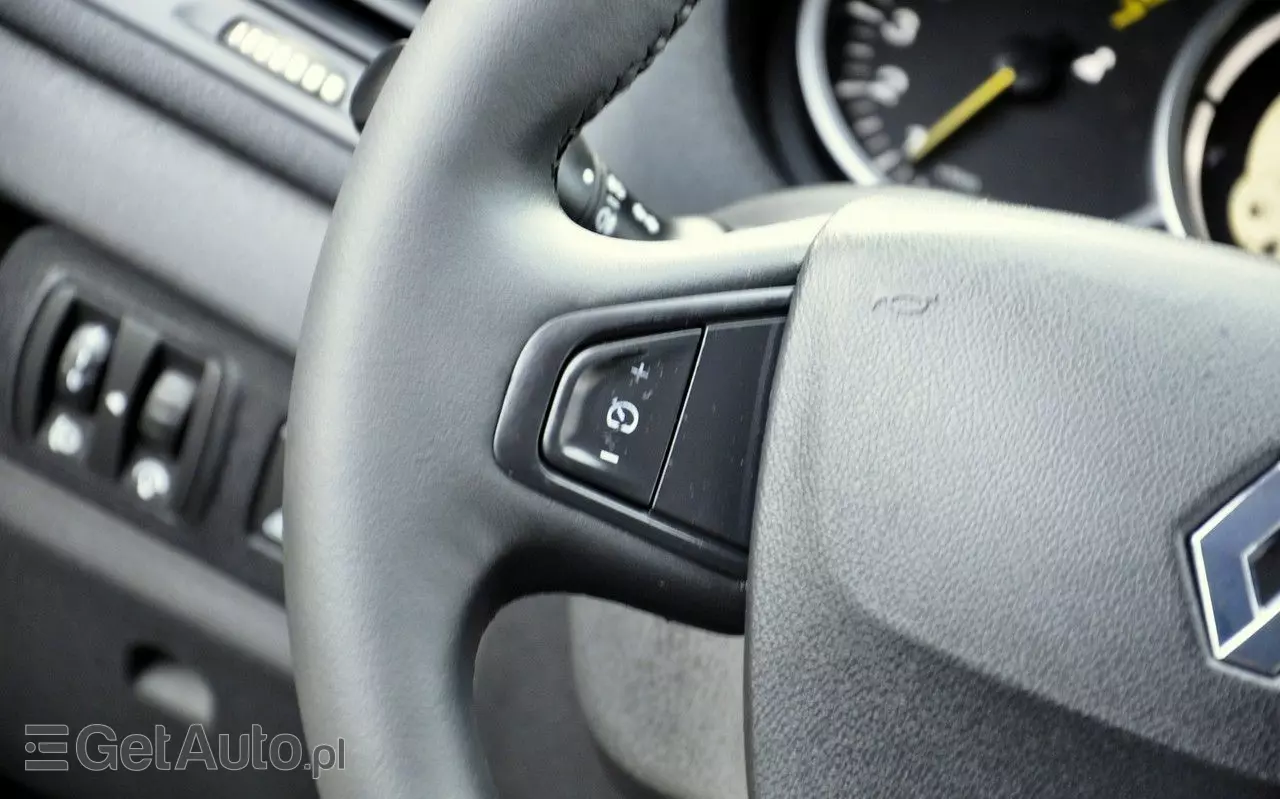 RENAULT Megane 1.6 16V 110 Paris Business