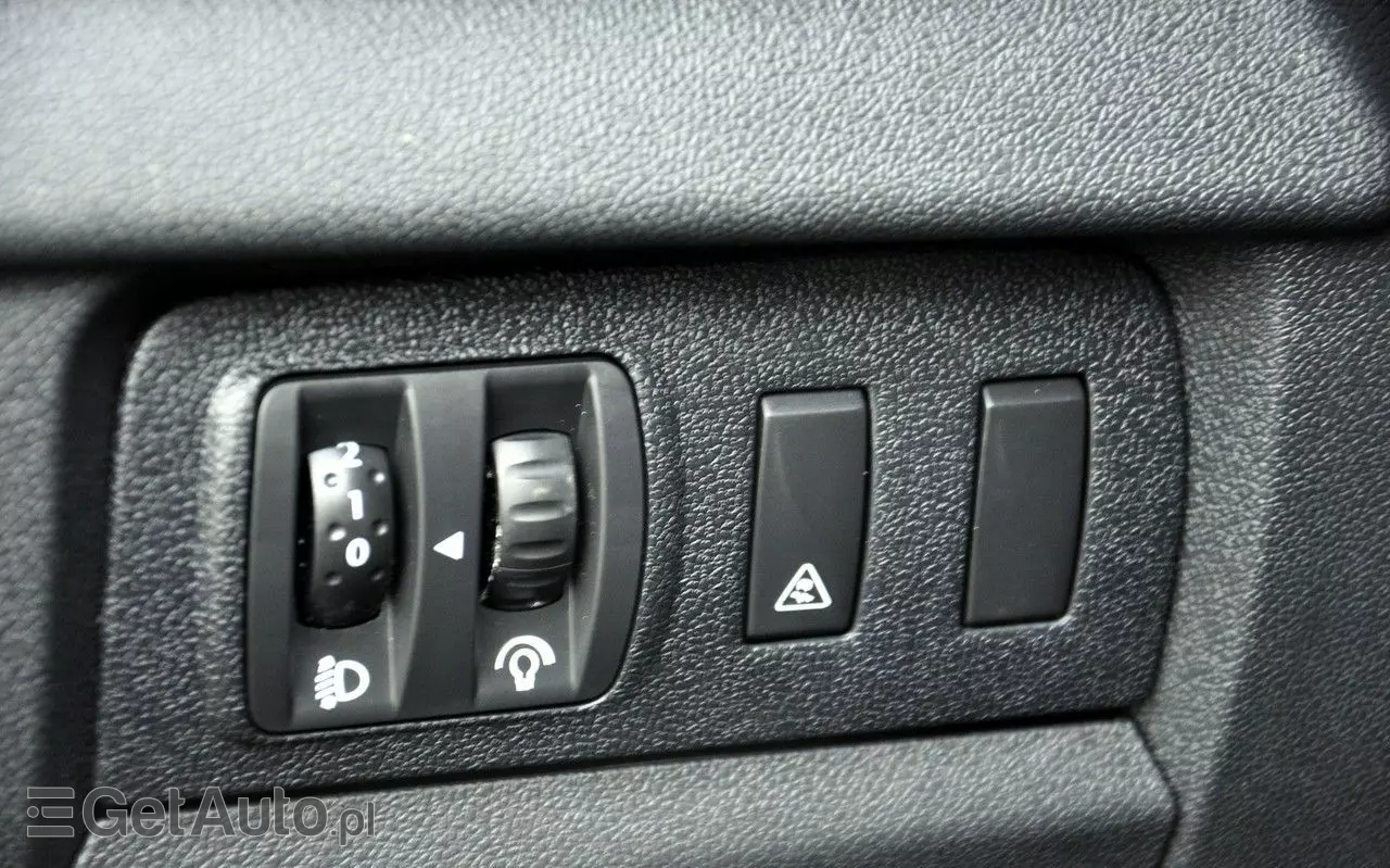 RENAULT Megane 1.6 16V 110 Paris Business