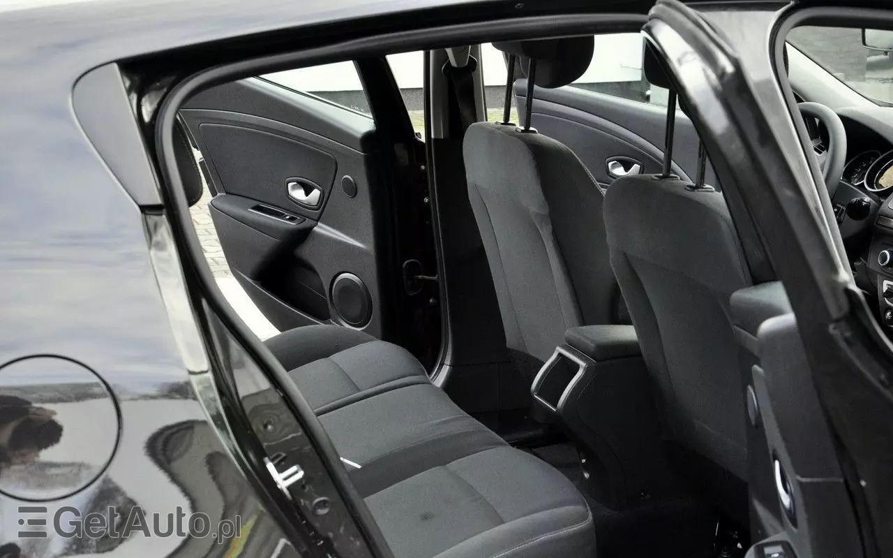 RENAULT Megane 1.6 16V 110 Paris Business