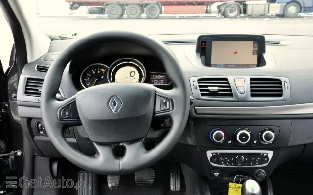 RENAULT Megane 1.6 16V 110 Paris Business