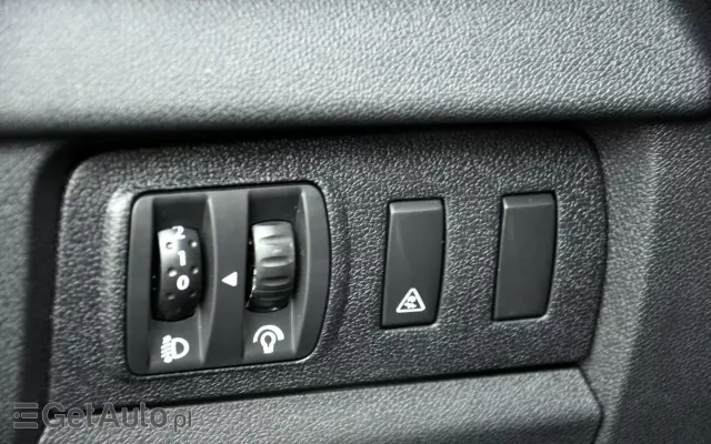 RENAULT Megane 1.6 16V 110 Paris Business