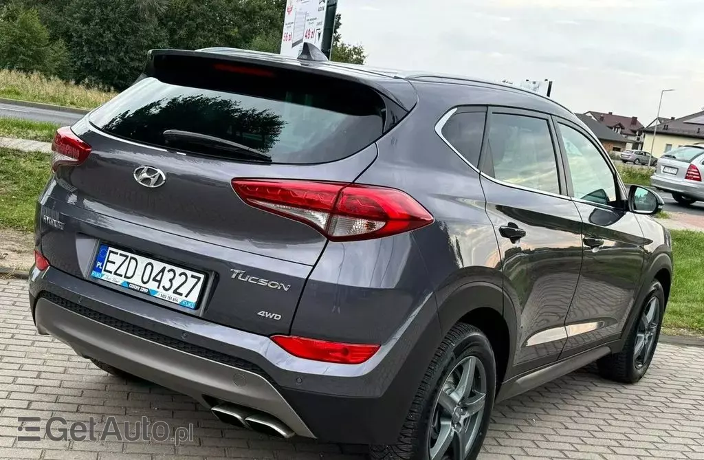 HYUNDAI Tucson 