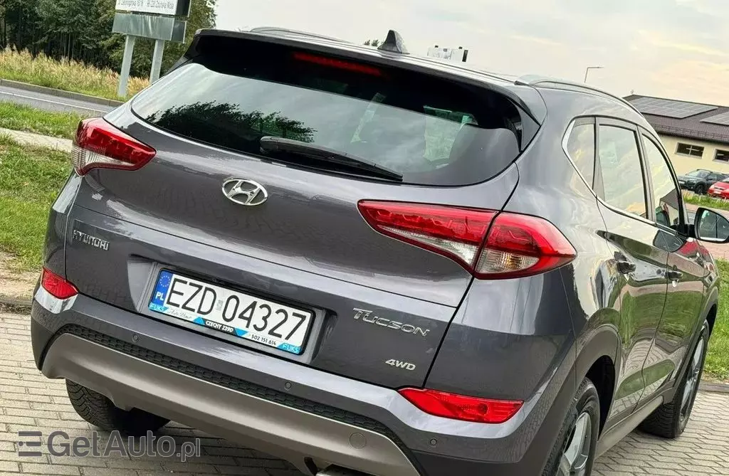 HYUNDAI Tucson 