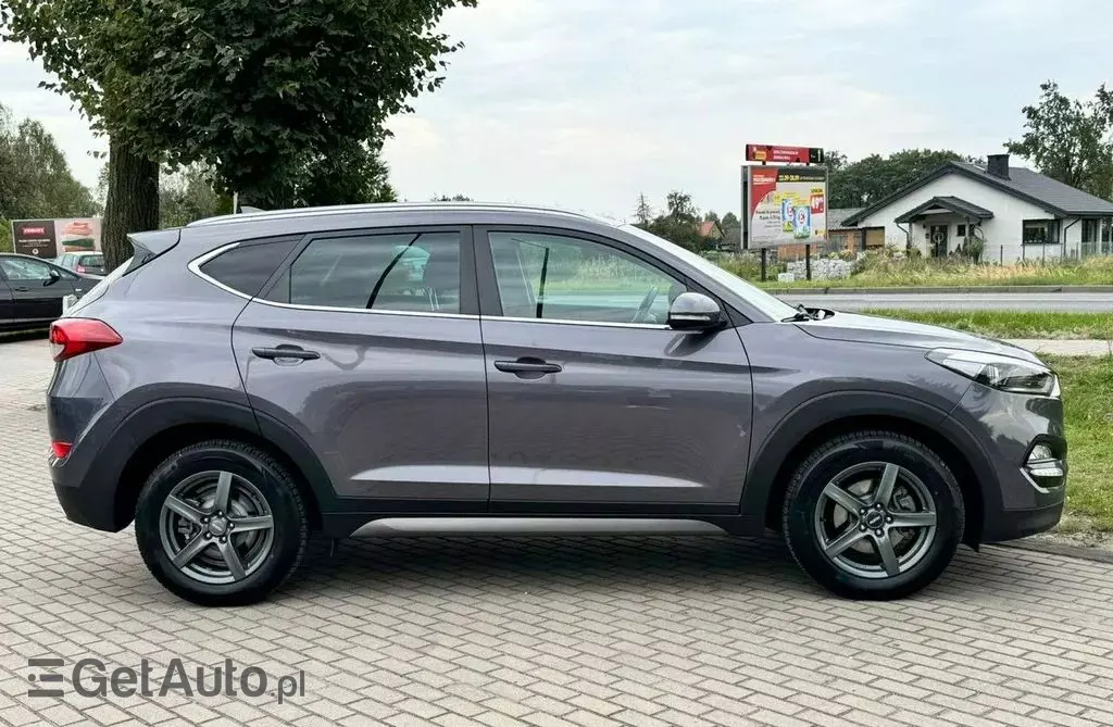HYUNDAI Tucson 