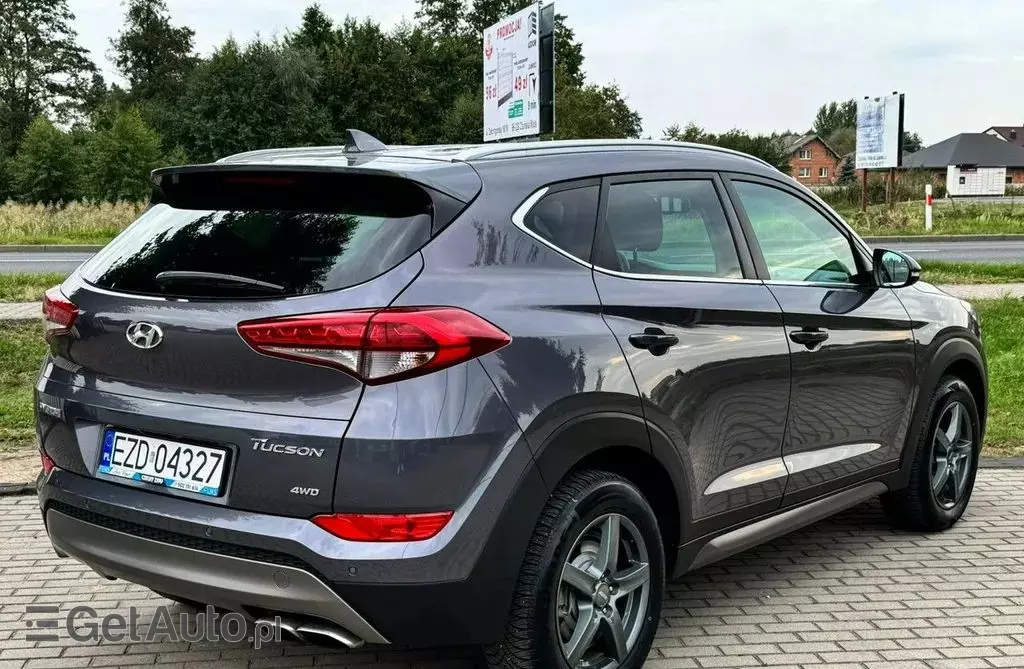 HYUNDAI Tucson 