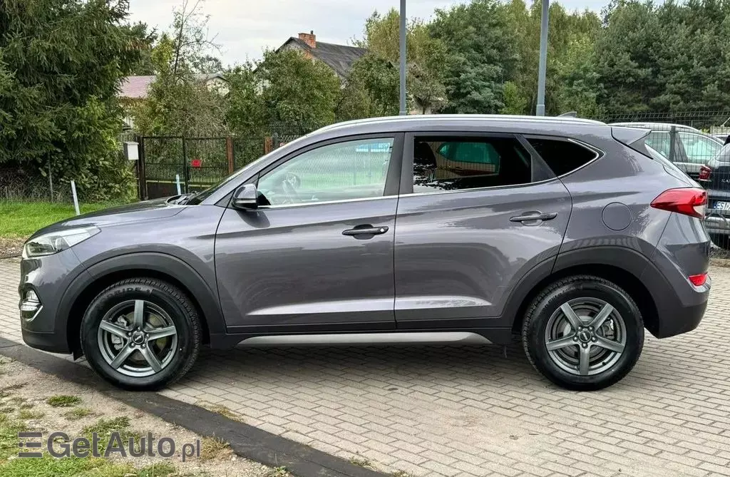 HYUNDAI Tucson 
