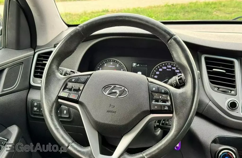 HYUNDAI Tucson 