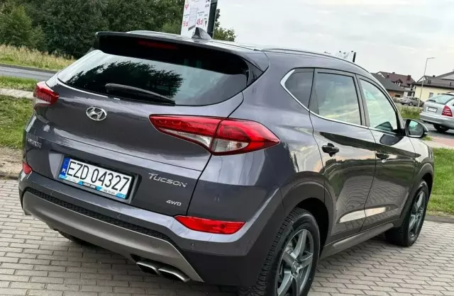 HYUNDAI Tucson 