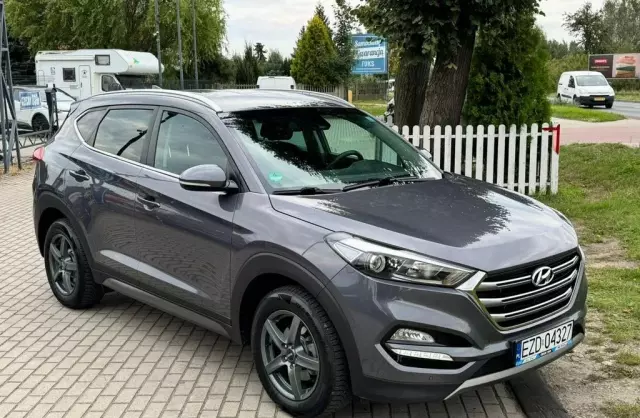 HYUNDAI Tucson 
