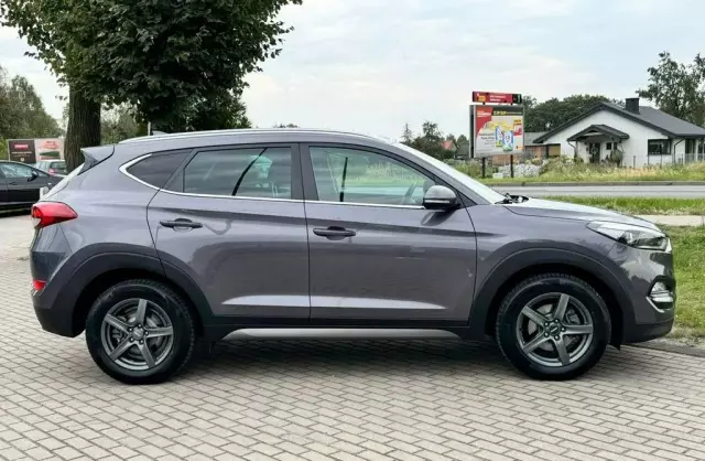 HYUNDAI Tucson 