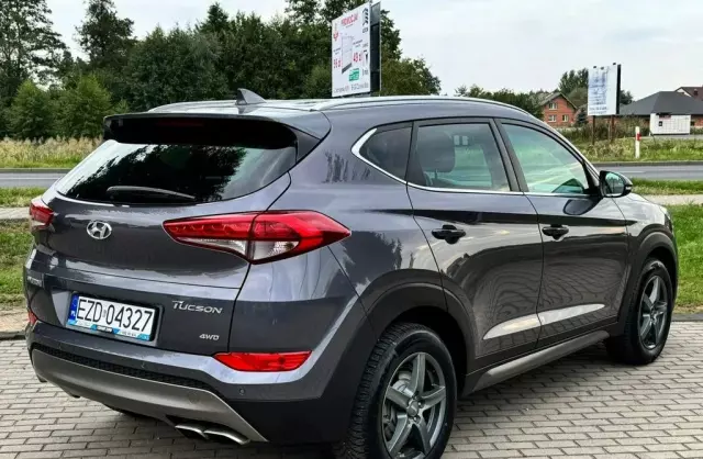 HYUNDAI Tucson 