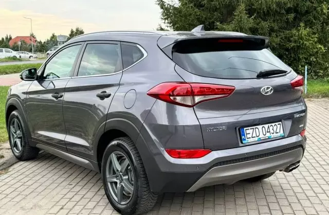 HYUNDAI Tucson 
