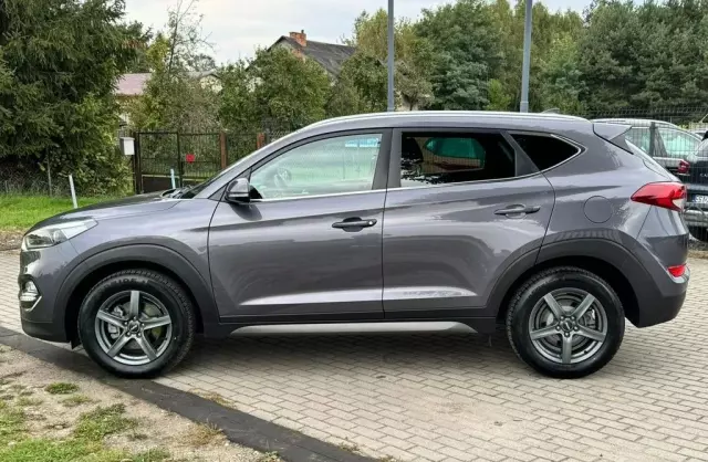HYUNDAI Tucson 