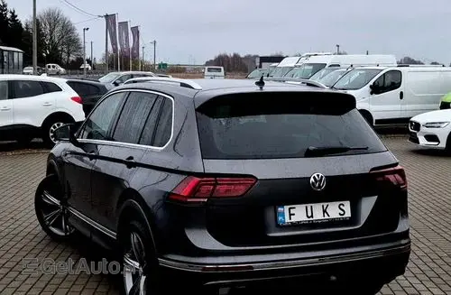 VOLKSWAGEN Tiguan 