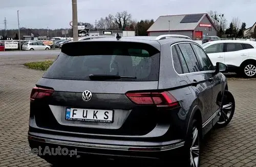 VOLKSWAGEN Tiguan 