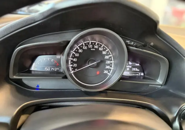 MAZDA 3 2.0 Skymotion