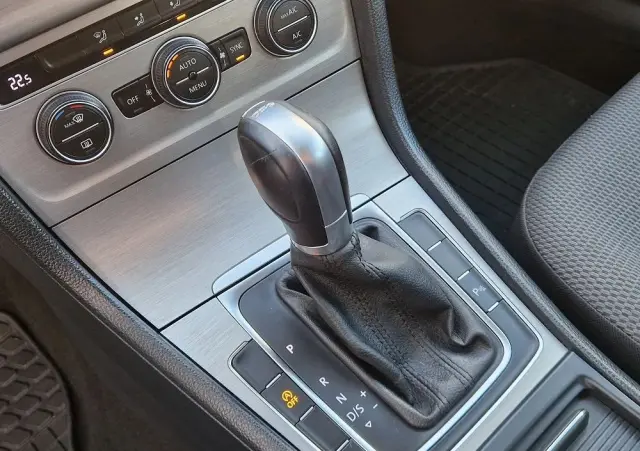 VOLKSWAGEN Golf 1.4 TSI ACT BlueMotion Technology DSG Edition