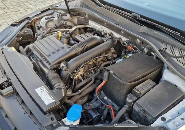 VOLKSWAGEN Golf 1.4 TSI ACT BlueMotion Technology DSG Edition