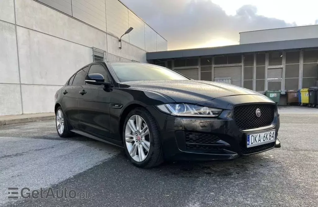 JAGUAR XE 