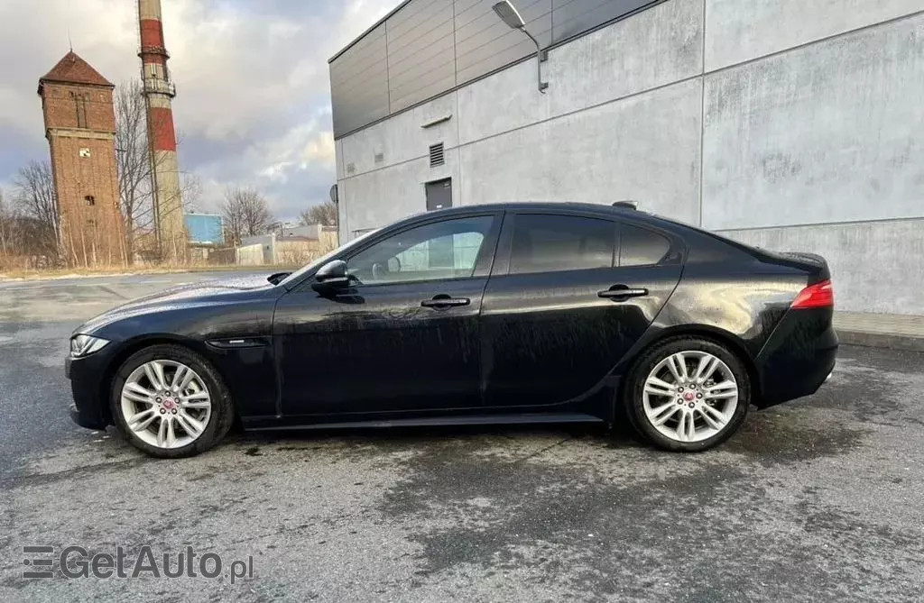 JAGUAR XE 