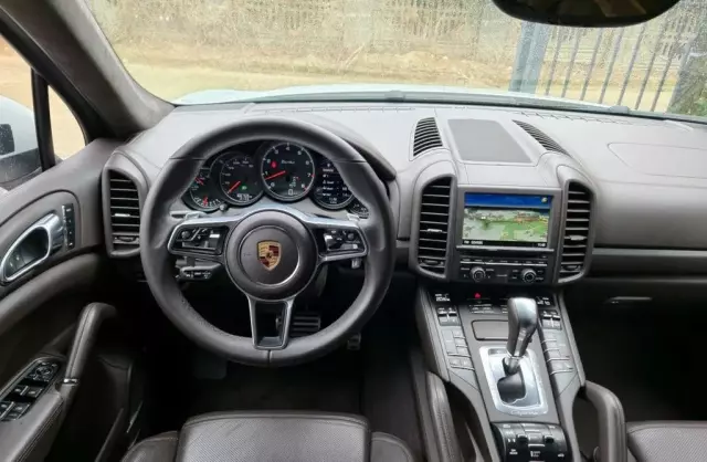 PORSCHE Cayenne 