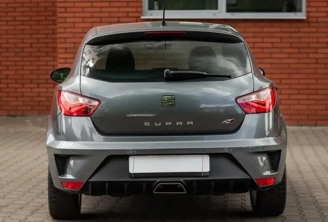 SEAT Ibiza SC 1.8 TSI Cupra S&S