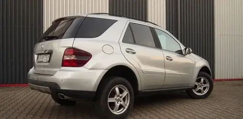 MERCEDES-BENZ ML 