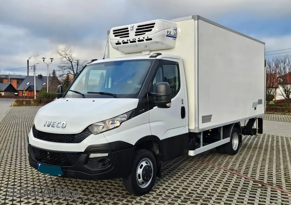 IVECO Daily 50-150 Chłodnia/ Mroźnia Dwie Komory, Wejście 400V, Winda 1000 kg. 